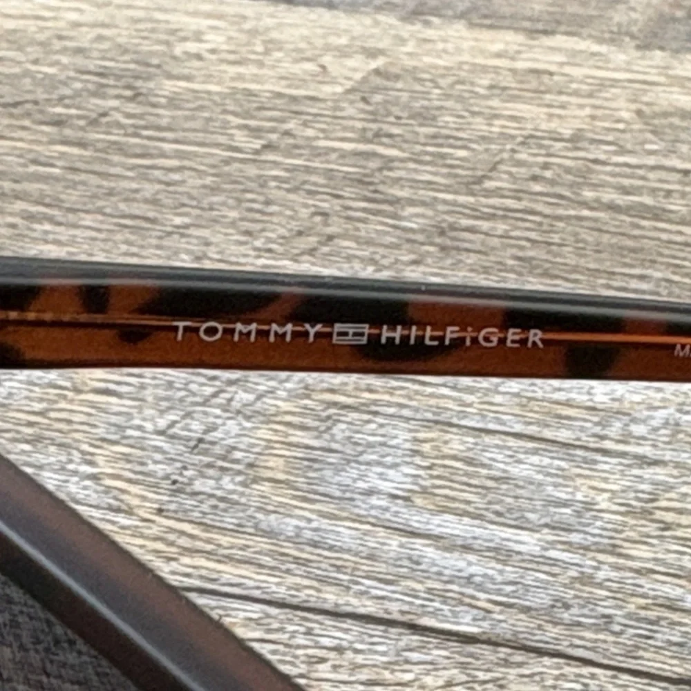 Tommy Hilfiger Tortoiseshell Sunglasses | OM663 | 54□19 141
